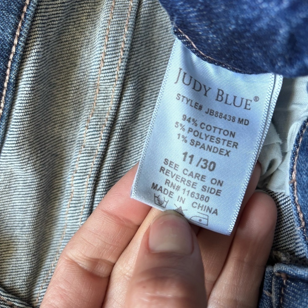 ⭐️⭐️⭐️Women’s Judy Blue Jeans size 11 with rainbow pocket - Picture 11 of 13
